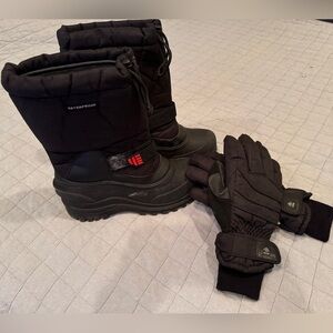 Winter boots and gloves men’s size 8